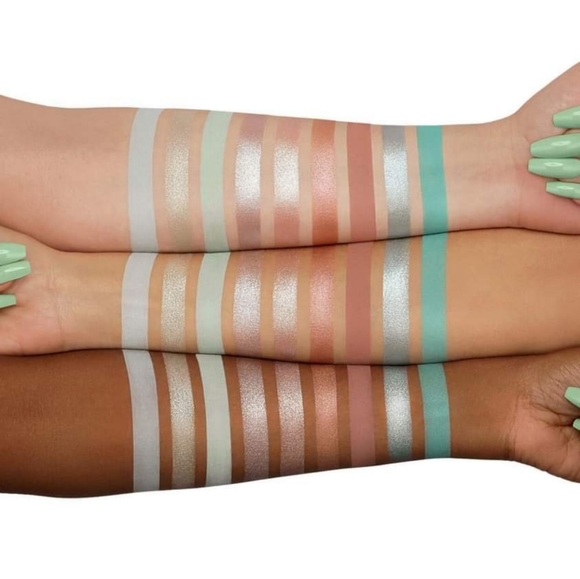 New, HUDA BEAUTY Pastels Mint Palette - Picture 5 of 5